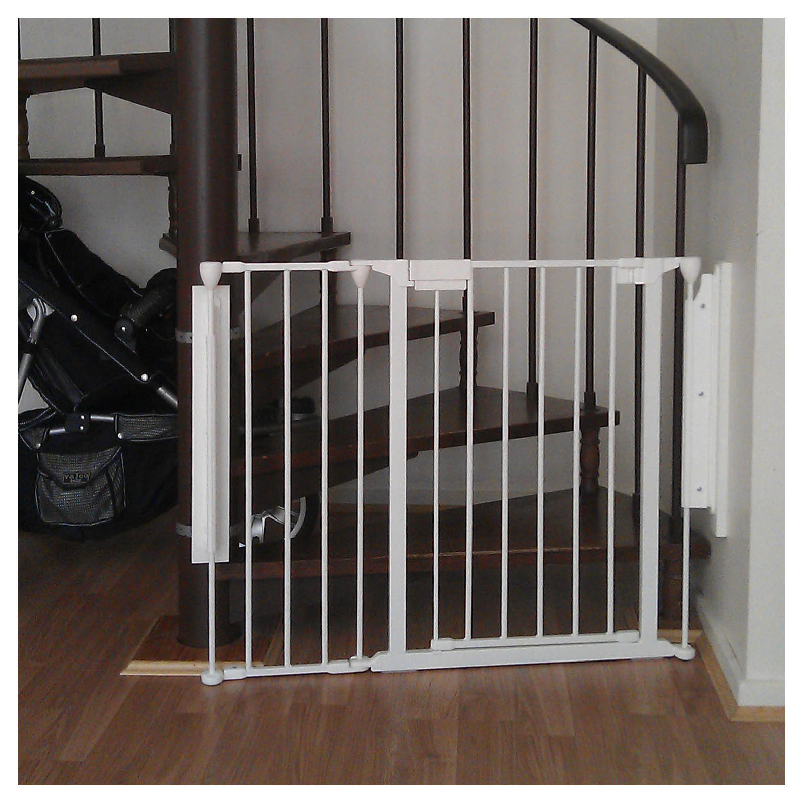 stair gate for spiral stairs